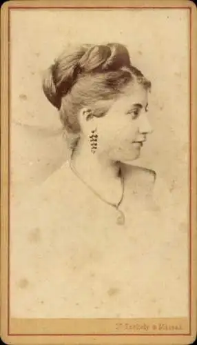 CdV Frauenportrait im Profil, hochgesteckte Haare