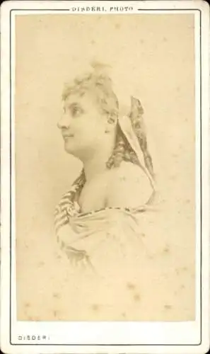 CdV Portrait, Junge Frau im Profil