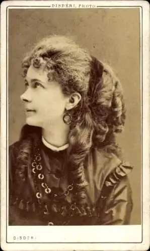 CdV Frauenportrait im Profil, Locken, Halsketten