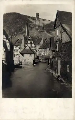 Ak Monreal in der Eifel, Teilansicht, Kirche, Fachwerkhäuser