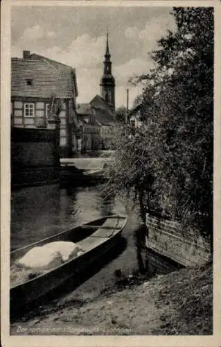 Ak Lübbenau im Spreewald, Teilansicht, Fachwerkhäuser, Boot, Kirchturm