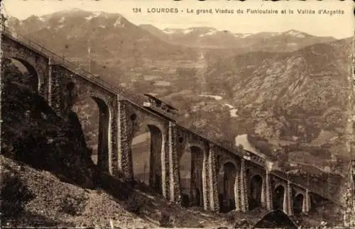 Ak Lourdes Hautes Pyrénées, Viadukt der Standseilbahn, Vallée d'Argeles