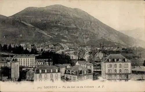 Ak Lourdes Hautes Pyrénées, Pic du Ger vom Calvaire aus gesehen