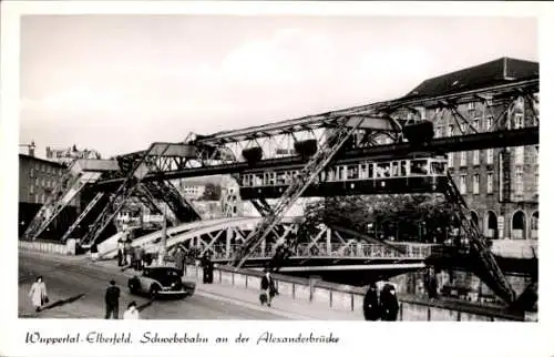 Ak Elberfeld Wuppertal, Schwebebahn an der Alexanderbrücke