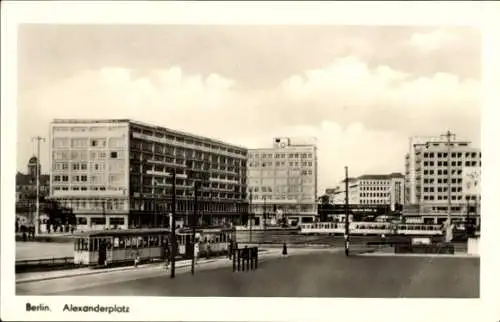 Ak Berlin, Straßenbahnen am Alexanderplatz, Hochhäuser