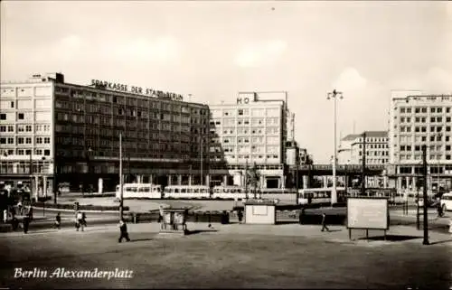 Ak Berlin Mitte, Blick auf den Alexanderplatz, Straßenbahn, Sparkasse