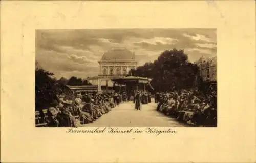 Ak Františkovy Lázně Franzensbad Region Karlsbad, Konzert im Kurgarten.