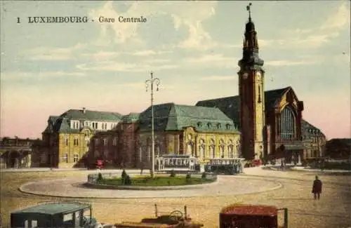 Ak Luxemburg Luxembourg, Gare Centrale, historische Architektur, Straßenverkehr, runder Platz