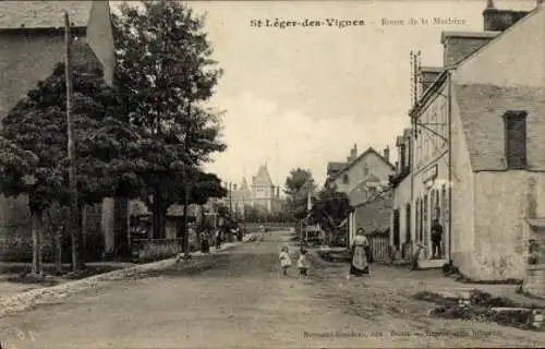 Ak Saint Léger des Vignes Nièvre, Maschinenroute, Straßenansicht