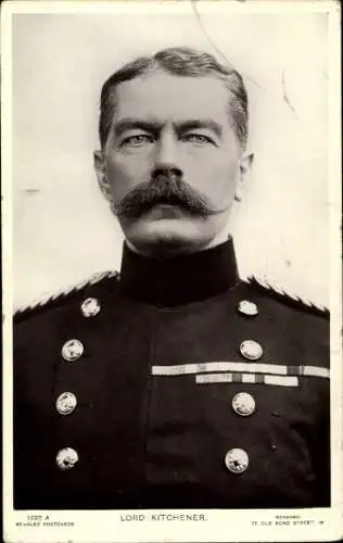 Ak Politiker Lord Kitchener, Portrait in Uniform