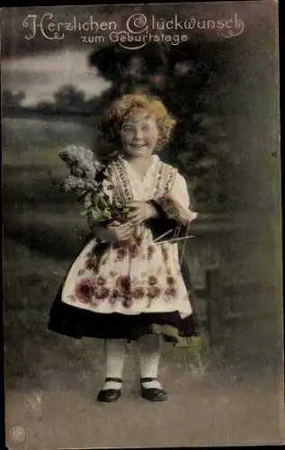 Ak Glüchwunsch zum Geburtstag, Mädchen mit Blumen