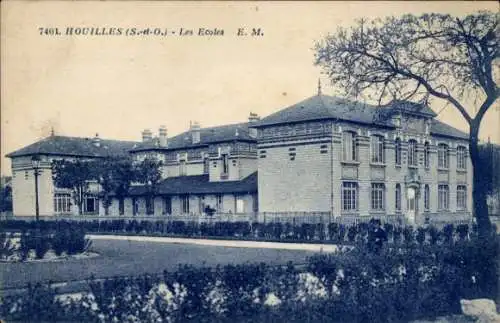 Ak Houilles Yvelines, Schulgebäude, davor ein Baum, im Hintergrund weitere Gebäude