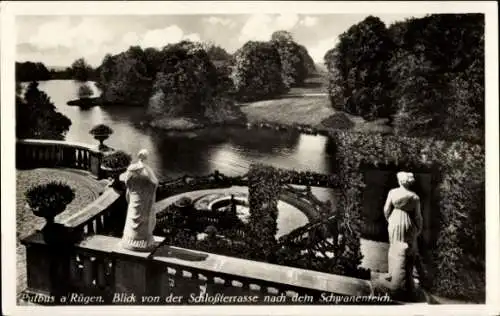 Ak Putbus auf der Insel Rügen, Blick von der Schlossterrasse nach dem Schwanenteich