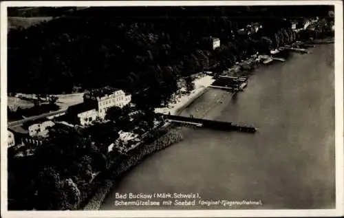 Ak Buckow in der Märkischen Schweiz, Schermützelsee mit Seebad, Fliegeraufnahme