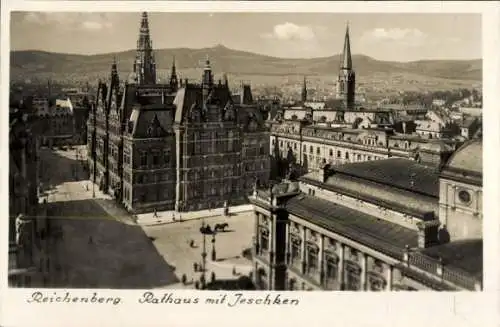 Ak Liberec Reichenberg in Böhmen, Rathaus, Panorama, Jeschken