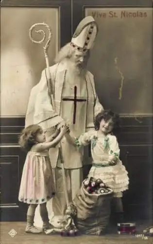 Ak St. Nikolaus mit Geschenkesack, Kinder, Puppe