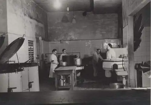 Original Foto Berlin Tiergarten, Robert Koch-Klinikum, Küche, Flak- Bunker am Zoo, 1946