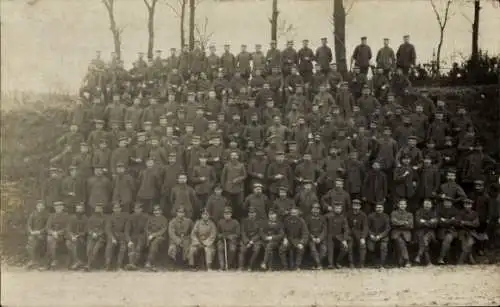 Foto Ak Deutsche Soldaten in Uniformen, Gruppenfoto, I. WK