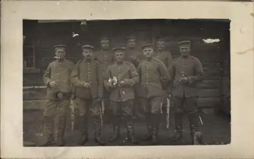 Foto Ak Deutsche Soldaten in Uniformen, Gruppenfoto, Kaiserzeit