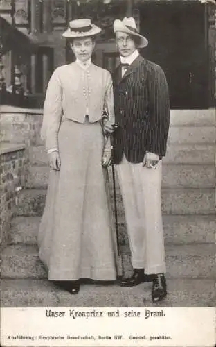 Ak Kronprinz Wilhelm von Preußen, Kronprinzessin Cecilie, Standportrait