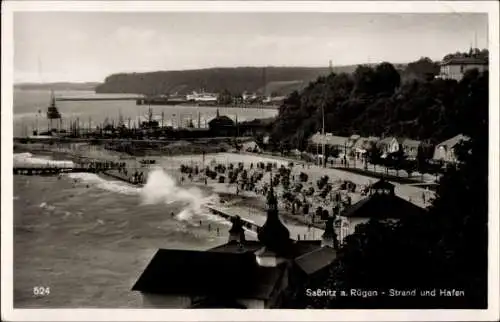 Ak Sassnitz auf der Insel Rügen, Strand und Hafen