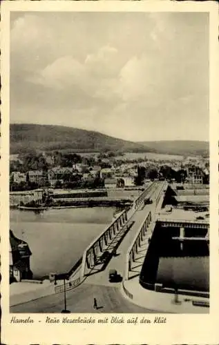 Ak Hameln in Niedersachsen, Neue Weserbrücke mit Blick auf den Klüt