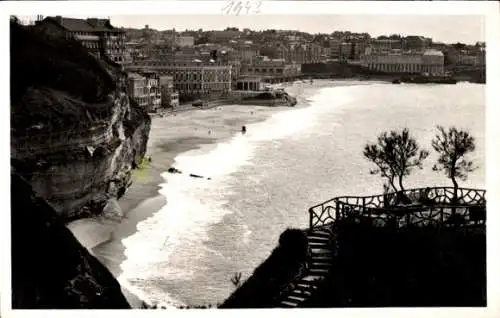 Ak Biarritz Pyrénées Atlantiques, Gesamtansicht vom Leuchtturm aus