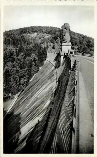 Ak La Capelle Aveyron, Talsperre, Löwe