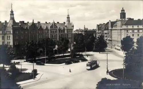 Ak Stockholm Schweden, Karlaplan, historische Architektur, Straßenbahn, Bäume, Straße