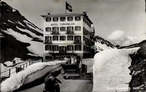 Ak Realp Uri Schweiz, Hotel Furkablick, Auto auf der Bergstraße, Schnee