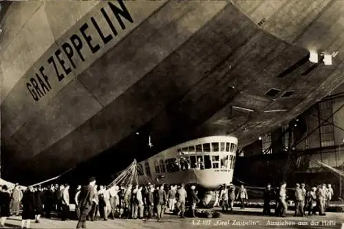 Ak Luftschiff Graf Zeppelin LZ 127, Halle