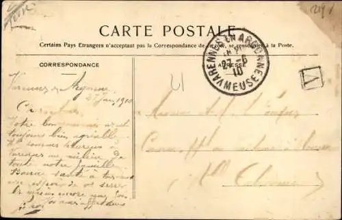 Ak Varennes en Argonne Meuse, Place Latry, dite de l'Hotel de Ville