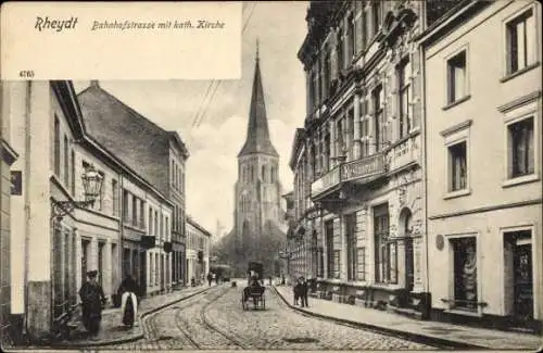 Ak Rheydt Mönchengladbach am Niederrhein, Bahnhofstraße mit katholischer Kirche