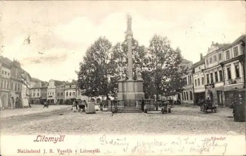 Ak Litomyšl Leitomischl Region Pardubice, Platz, Denkmal, Geschäfte