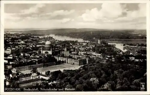 Ak Potsdam, Stadtschloss, Nikolaikirche und Rathaus