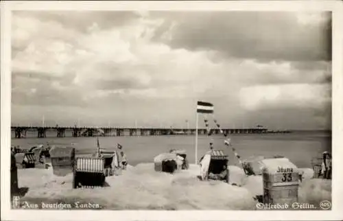 Ak Ostseebad Sellin auf Rügen,  Seebrücke, Strandkörbe