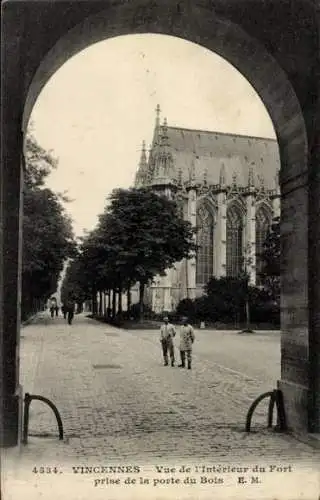 Ak Vincennes Val de Marne, Vue de l'Interieur du Fort prise de la porte du Bois