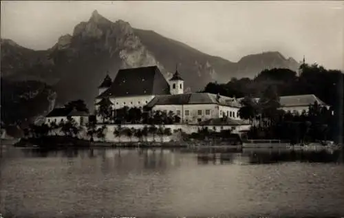 Ak Traunkirchen am Traunsee Oberösterreich, Traunkirchen vom Wasser.