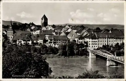 Ak Kaiserstuhl Kt. Aargau Schweiz, Stadtansicht, Kirche, historische Gebäude, Fluss, Brücke, H...