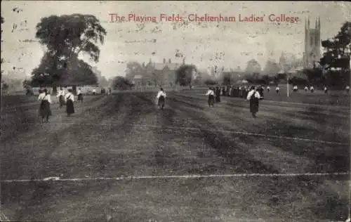 Ak Cheltenham Gloucestershire England, Spielwiese, Cheltenham Ladies' College, Sportlerinnen, ...