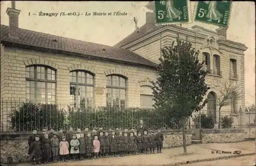 Ak Éragny Val d'Oise, La Mairie et l'Ecole