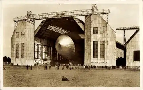 Ak Friedrichshafen am Bodensee, Graf Zeppelin in der Luftsschiffwerft, LZ 127, startbereit