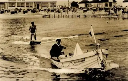 Ak Ostseebad Dahme in Holstein, Wellenreiter, Motorboot Peter H. Ulbrich