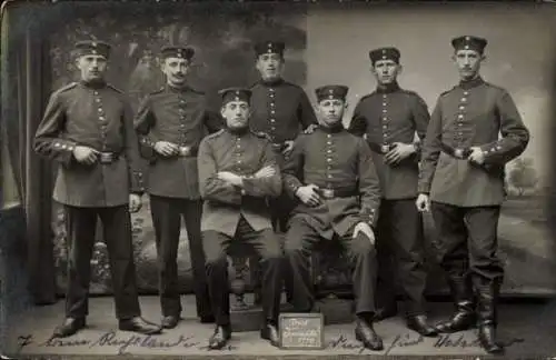 Foto Ak Koblenz am Rhein, Gruppenbild kaiserlicher Soldaten in Uniform