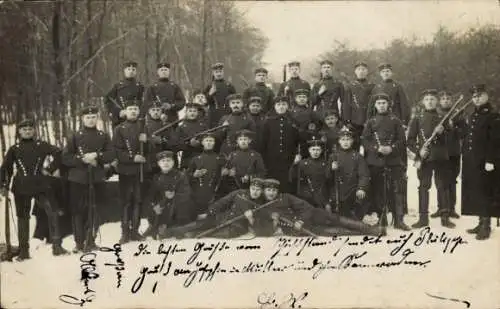 Ak Saarbrücken im Saarland, Gruppenbild kaiserliche Soldaten im Winter, Wald