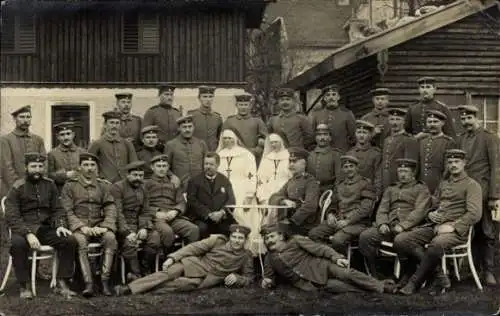 Foto Ak Bad Reichenhall, Deutsche Soldaten in Uniform, Krankenschwestern