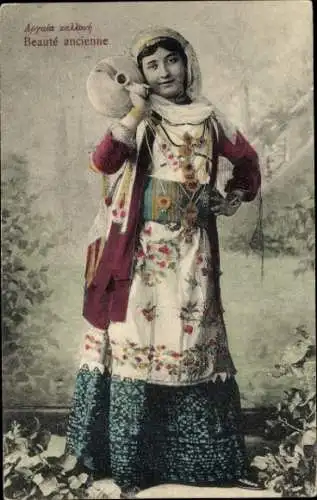 Ak Frau in griechischer Tracht, Portrait, Wasserkrug