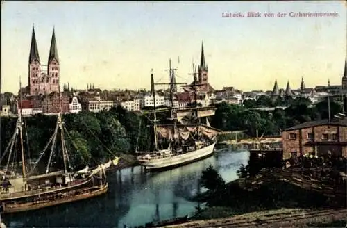 Ak Lübeck in Schleswig Holstein, Blick von der Katharinenstraße, Segelschiffe