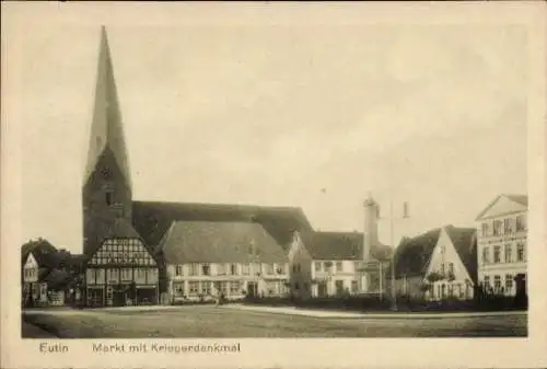 Ak Eutin in Ostholstein, Markt mit Kriegerdenkmal