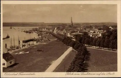 Ak Brodten Travemünde Lübeck, Blick vom Leuchtturm auf die Stadt, Personen sind zu sehen